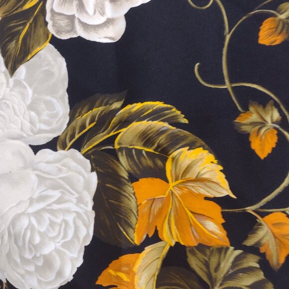 J McLaughlin Silk Floral Scarf - Brand New - Picture 2 of 2